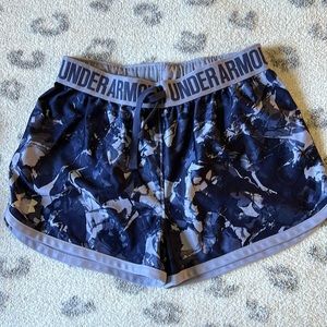 Under Armour Youth Large Purple Abstract Athletic Shorts